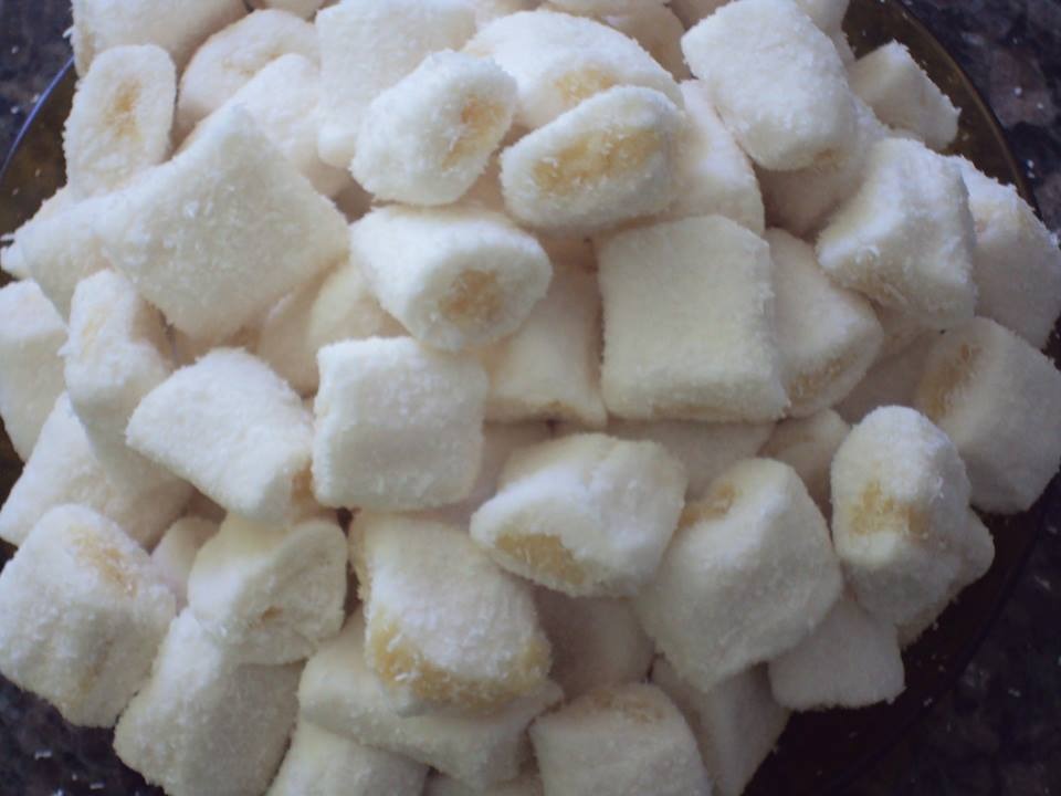 Bala de Coco com Beijinho